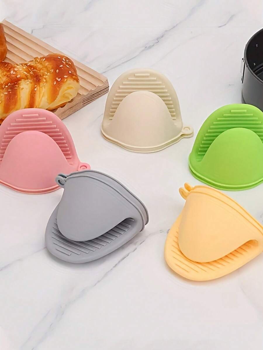 1 Pair Of Silicone Anti-Scalding Gloves - Non-Slip Grip Kitchen Utensils, With Hanging Loop Design, Durable And Tear-Resistant, Essential Kitchen Additions, Suitable For, Placemats, Coasters, Coffee Mats, 11 Kinds Of Essential Holiday Supplies