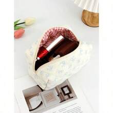 Cute Bow Make Up Bag Cute Bow Knot Pattern Toiletries Bag Travel Make Organizer Zipper Pouch, Quilted Cosmetics Bag, Stylish Foldable Commuter Makeup Bag For Brushes Aesthetic Cosmetic Bag For Gift, Friend, Girls, Student Quilted Floral Flower Zippered Makeup Bag Cute Floral Cosmetic Bag With Zipper Gift Storage Jewelry Organizer Box Bathroom Set Valentines Back To School Supplies - 藍色 - 查看 3