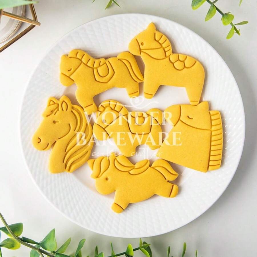 Animal Pony Cookie Cutters Cute Horse Shape Biscuit Mold Fondant Embosser PLA Cake Decorating Tools Baking Supplies - Pink - View 1