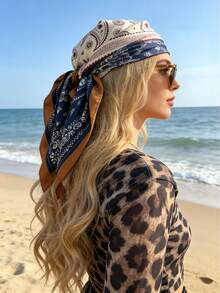 1 chiếc khăn vuông mỏng nhẹ họa tiết Paisley xanh trắng cổ điển dành cho nữ, thích hợp cho mùa hè, đi biển, du lịch, nghỉ mát. - Họa tiết paisley phối màu xanh và trắng. - Xem 5