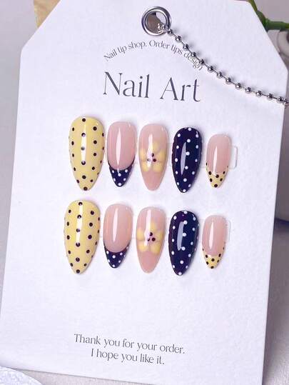 10pcs Handmade False Nails, Including Nail Decorations, Short Nails, Summer Nails, Acrylic Nails, Y2K Style, Yellow Nails, Black Nails, Polka Dot Nails, French Tip Nails, And Hand-Painted Yellow Flowers, Minimalist Yet Playful Style, Suitable For Women's Daily Commute And Vacation