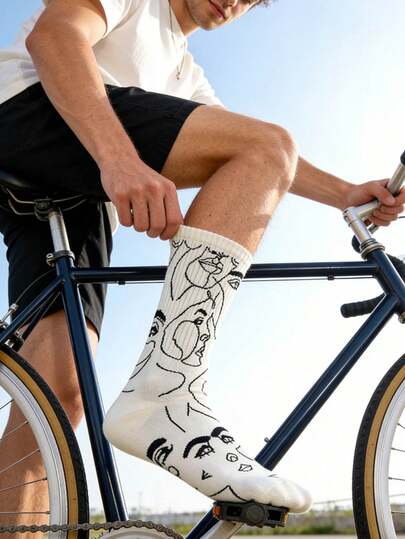 1 Pair Unisex Black & White Line Face Print Socks, Suitable For Cycling, Running, Sports, All Seasons, Spring/Summer, Couple Socks