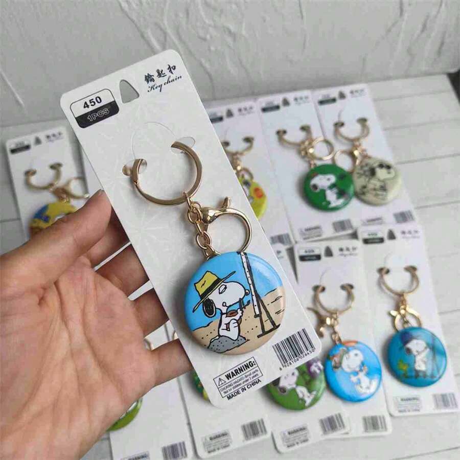 SNOOPY 1pc Keychain, Classic Peanuts Comic Peripheral, And Cute. Round Shape And Cute Texture, It Is Both A Keychain And An Exquisite Badge, Versatile. Versatile Style, Suitable For Various Scenarios Such As Student Backpacks, Carry On Bags, Car Keys, Etc., Easily Adding Points To Daily Dressing - Multicolor - View 1