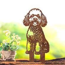 Estaca de jardim em metal enferrujado com desenho de poodle, peça decorativa para quintal em estilo campestre, com acabamento rústico, ideal para decoração de jardim e como presente para donos de animais de estimação e amantes de cães. - A - Ver 1
