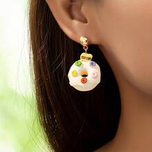Pendientes asimétricos hechos a mano con diseño de donut de crema de piña creativos para mujeres - Blanco - Ver 6