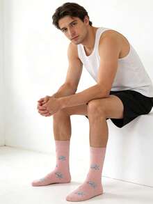 1双男士粉色底灰色大象图案中筒袜，适合日常穿着，四季皆宜。 - 彩色 - 查看 5