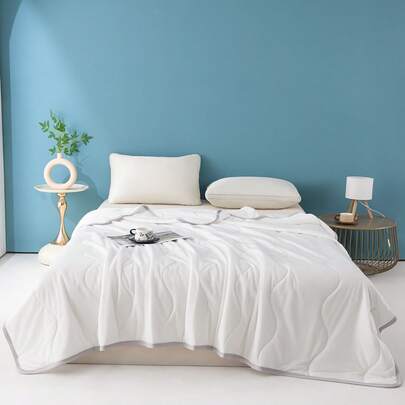 1件纯色夏季被子，轻薄透气夏季空调毯