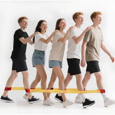 Các trò chơi xây dựng tinh thần đồng đội dành cho người lớn, trò chơi nhóm ngoài trời cho các bữa tiệc, các cuộc thi đồng đội nhằm thúc đẩy tinh thần làm việc nhóm, các trò chơi ngày hội thể thao ngoài trời.