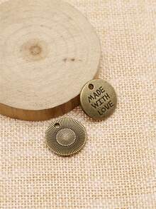 10 chiếc mặt dây chuyền hình trái tim khắc một mặt, kích thước 19x19mm, dùng để tự làm trang sức, vòng cổ, móc khóa, dây điện thoại, vòng tay, phụ kiện làm đồ thủ công mỹ nghệ. - Được làm bằng tình yêu - Xem 4