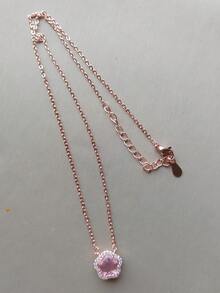 1 chiếc vòng cổ hoa anh đào sang trọng tinh tế, thiết kế độc đáo với mặt dây chuyền hình hoa đào pha lê màu hồng dịu dàng. - Vòng cổ hoa anh đào - Xem 7