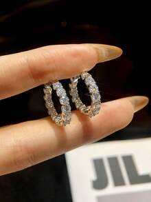 1 Đôi bông tai Moissanite hình sừng bò đính kim cương toàn phần tinh xảo, món quà trang sức cưới/đính hôn thanh lịch và sang trọng, trang sức thời trang cao cấp. - Bông tai moissanite hình đầu bò đính kim cương nguyên khối - Xem 9
