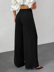 Calça pantalona versátil para mulheres de estatura baixa, ideal para o dia a dia no escritório. - Preto - Ver 2