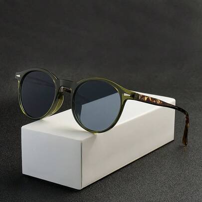 复古椭圆形时尚眼镜，饰有米粒状铆钉，小号适合脸型较小的人佩戴——是派对和音乐节的完美之选。耐用的PC镜框和镜片。