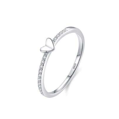 1枚经典925纯银心形戒指，精致珠宝，适合女性日常、度假和约会佩戴，亦可作为礼物。