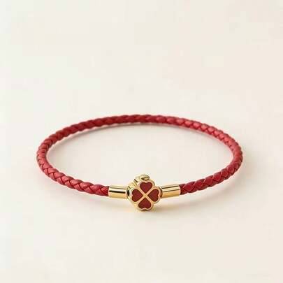 Four-Leaf Clover Women's Bracelet, Available In Five Colors, Heart-Shaped Design, Lucky Charm PU Leather Bracelet---A Meaningful Gift For Her, A Piece Of Jewelry Symbolizing Love, Friendship, Birthdays, And Good Fortune.