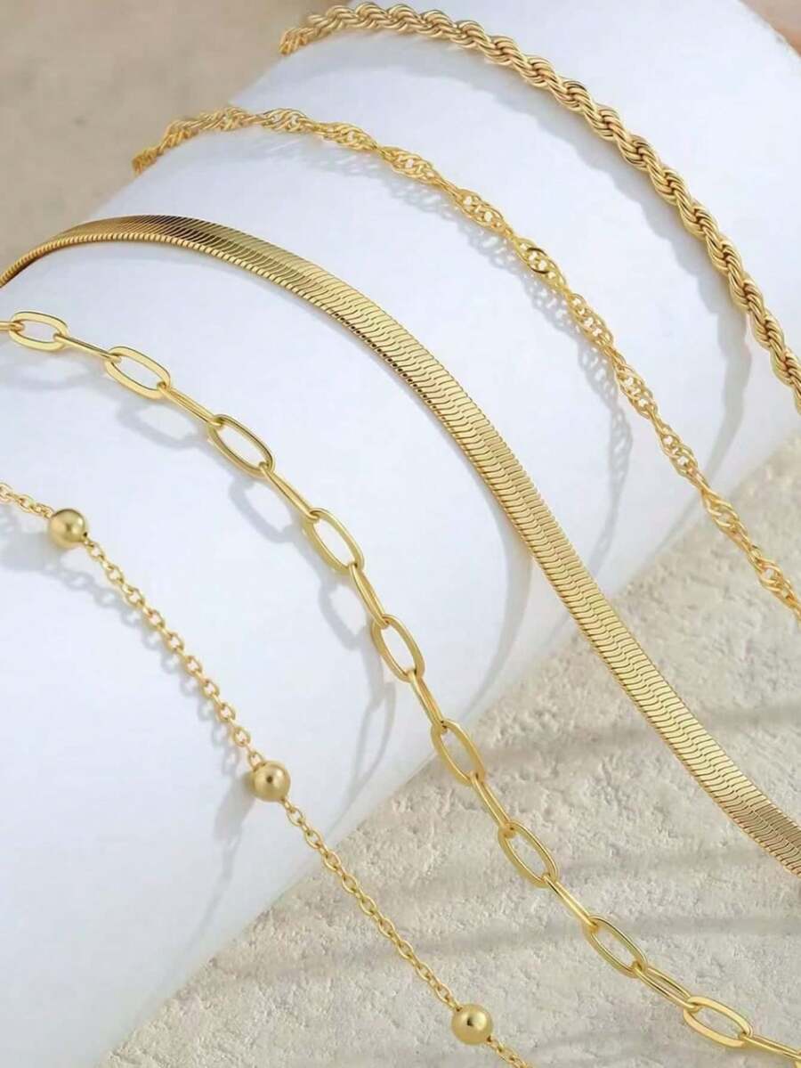 Cinco pulseras de cadenas · detalle 3
