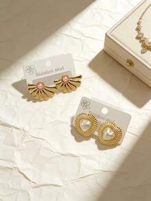 Retro Gold And Pearl Stud Earrings With Textured Details - Elegant Lightweight Women's Jewelry Set Suitable For Various Occasions To Wear - Multicolor - View 3