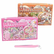 这款盒装迷你场景贴纸套装是一款3D立体风景贴纸礼盒。精美的套装包含20张背景卡、20张预裁贴纸和20个独特的迷你场景，旨在激发您的创造力，带来无穷乐趣。打造您专属的奇幻微缩世界！ - 均碼 - 查看 11