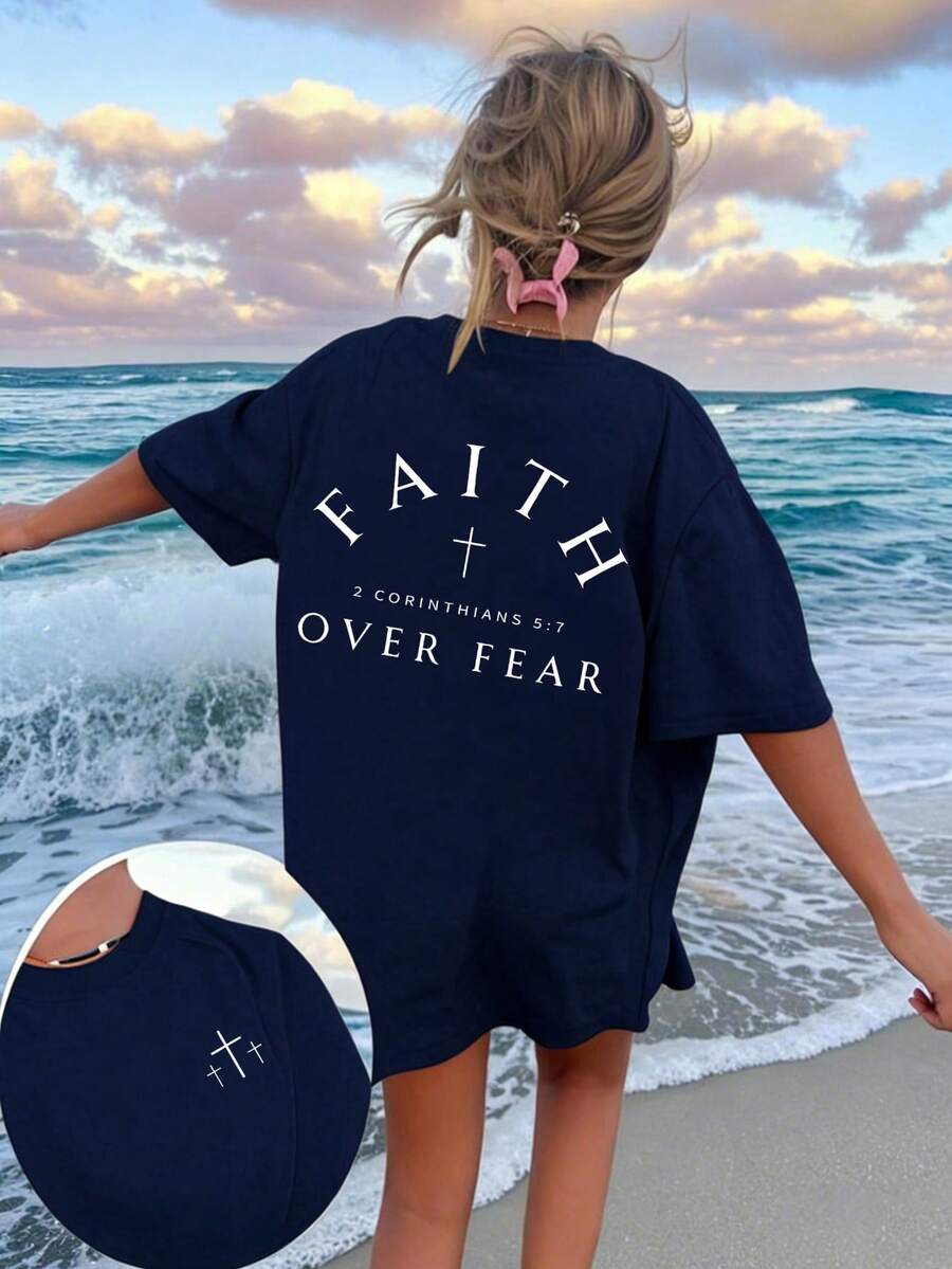 Áo thun in hình truyền cảm hứng Cơ đốc giáo "Đức tin chiến thắng nỗi sợ hãi" năm 2026, dáng regular fit, tay ngắn thoải mái, cổ tròn, trang phục thường ngày chủ đề đức tin mùa hè.