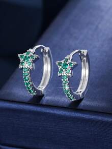 一对可爱迷人的镶钻星形耳环，适合日常佩戴、约会或作为礼物。 - W17865 - 查看 10