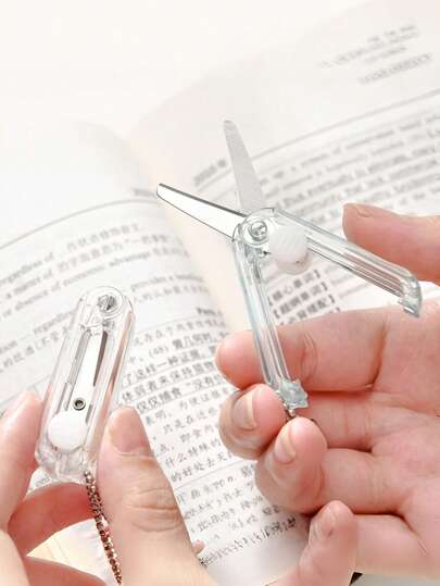 1把极简迷你便携剪纸剪刀，可爱圆头伸缩剪刀钥匙扣挂件，多功能折叠小剪刀工具，便携迷你小工具，钱包挂件，耳机挂件，手机挂件，学生背包挂件，汽车钥匙扣，情侣钥匙扣礼物，活动纪念品