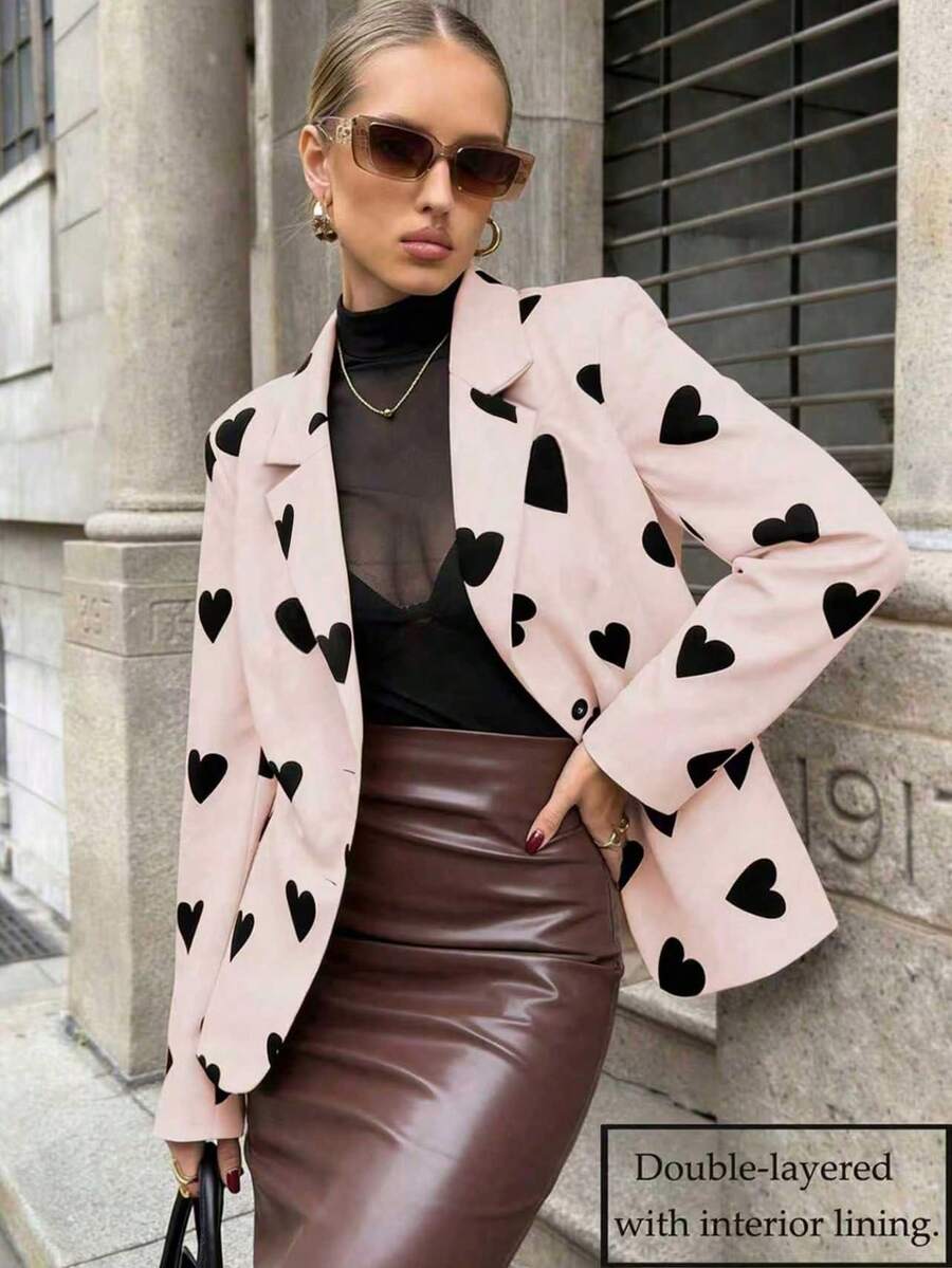 一件女士优雅心形印花撞色纽扣前开襟西装外套，适合通勤、办公、日常穿着、春夏度假。 - 杏色 - 查看 1