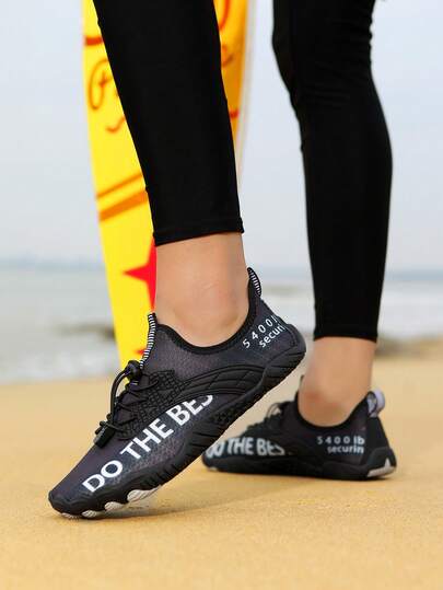 1 đôi giày thể thao nam kiểu dáng thường ngày, họa tiết chữ cái, thoáng khí mùa hè, thích hợp cho đi biển, leo núi, lướt sóng, câu cá, tập gym, chèo thuyền, chạy bộ đường mòn.