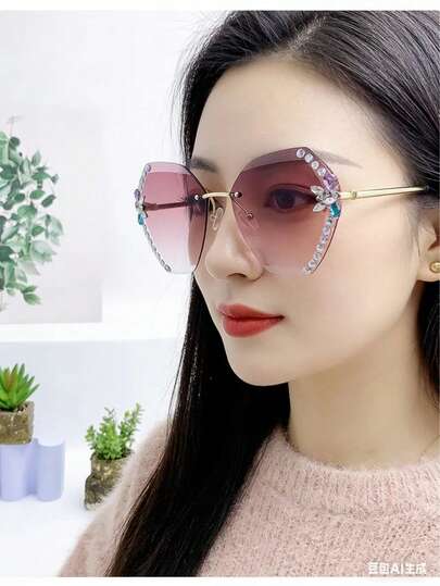 Kính thời trang đính đá lấp lánh mới về, kính râm sành điệu chống tia UV, phù hợp sử dụng hàng ngày.