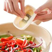 1pc Garlic Press Stainless Steel Ultra Fine Garlic Grinder Easy To Carry Garlic Crusher Tool For Ginger Garlic Paste Kitchen Gadget - White - View 5