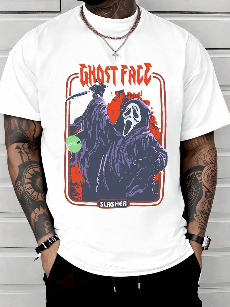 Figura de espectro enmascarado que levanta un cuchillo reflejando la energía del miedo y la emoción de una noche de misterio con fuego de fondo y detalles que evocan tensión camiseta de hombre casual moderna cómoda para uso diario - Blanco - Ver 1