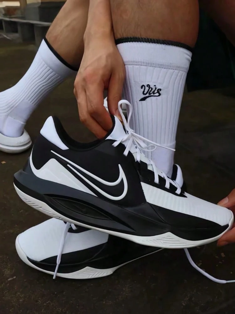 Nike Precision 6 圆头系带休闲篮球鞋，黑白配色，男款 - 黑與白 - 查看 1