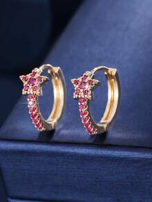 一对可爱迷人的镶钻星形耳环，适合日常佩戴、约会或作为礼物。 - W17865 - 查看 17