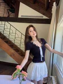 女士夏季新款蕾丝缎带纹理休闲修身荷叶边V领针织上衣 - 藏蓝色 - 查看 4