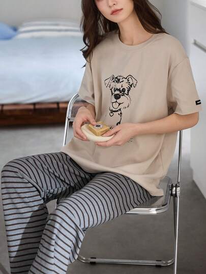 Bộ đồ ngủ nữ 2 món cổ tròn, áo tay ngắn và quần dài, đồ ngủ thân thiện với da cho mùa xuân/hè.