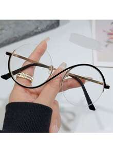 Mẫu gọng kính bán nguyệt thời trang mới này có thiết kế đơn giản nhưng sành điệu, phù hợp để đeo hàng ngày, đi xem hòa nhạc, dự tiệc và phối cùng nhiều trang phục thời trang khác. - Nhiều màu - Xem 9