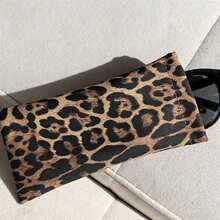 1pc Leopard Print Fashion Glasses Case, Comes With Cleaning Cloth, Snap-Button Eyeglasses Box, Unisex Glasses Accessory - Multicolor - View 2