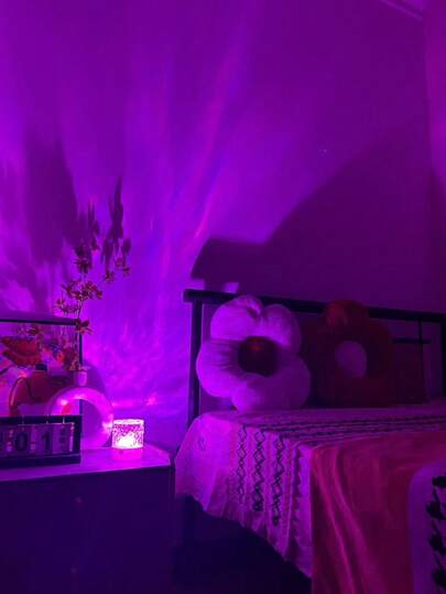 מנורת הקרנה ניידת אחת עם 16 צבעים של גלי זוהר הצפוני, תאורת סביבה USB, מנורת מקרן לעיצוב פנים, מתאימה לחתונה, יום האהבה, חג המולד, ליל כל הקדושים, נסיעות, עם שלט רחוק וחיבור USB