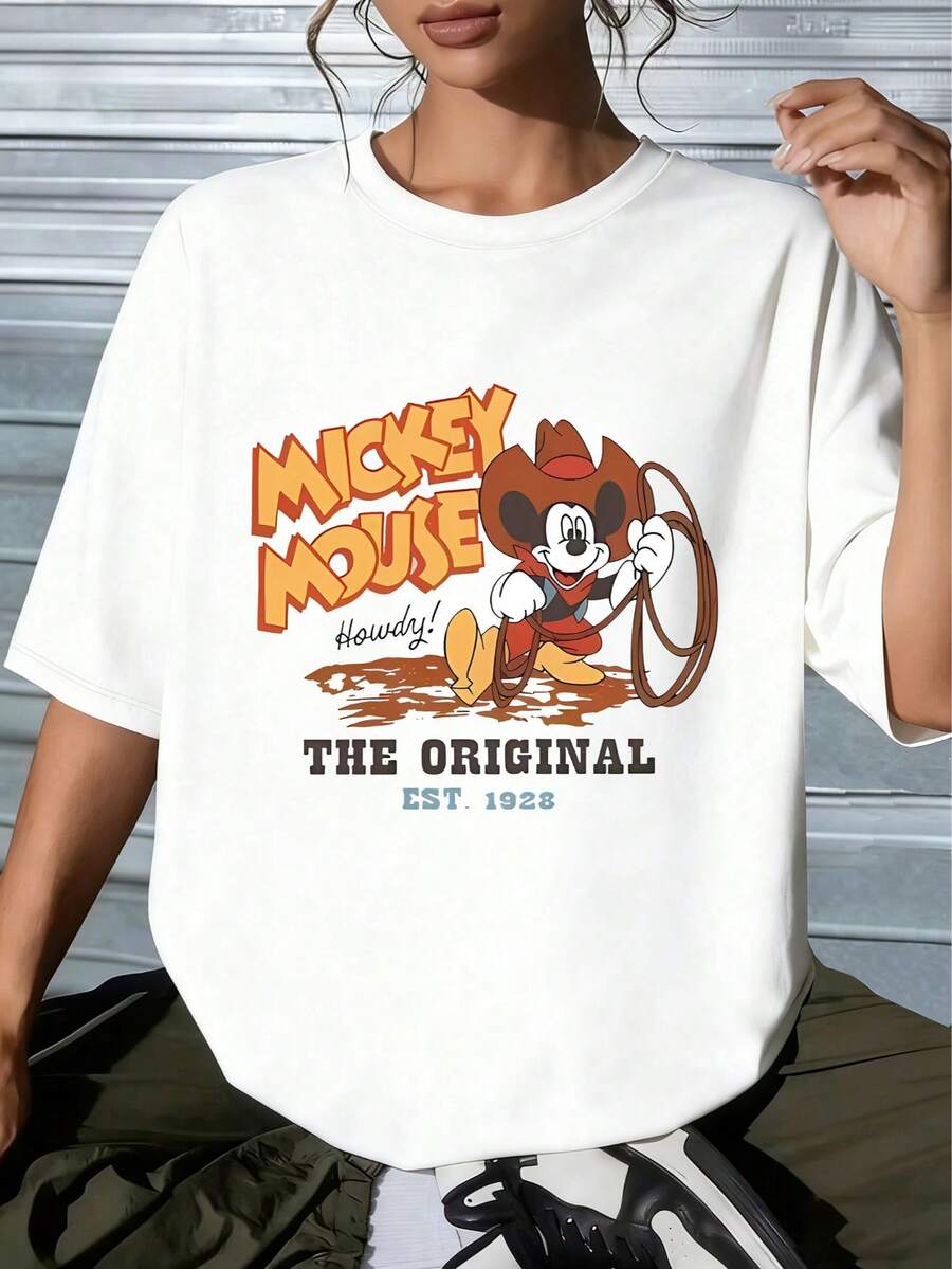 The Front Features A Cowboy-Style Mickey Mouse, Paired With Retro Lettering "MICKEY MOUSE" And The Year "EST.1928," Incorporating Western-Style Lasso Elements. The Overall Design Is A Retro American Western Style, Combining Nostalgia With A ,Feel. Suitable For: Daily Commutes, Disneyland Visits, And Outdoor Camping.Made From Soft, Comfortable, And Durable Pure Cotton, This Is An Ideal Choice For Spring And Summer. This Crew Neck T-Shirt Is Suitable For Various Occasions, Including Everyday Wear, Shopping, Parties, Travel, And Gatherings, And Also Makes A Thoughtful Gift. - 白色 - 查看 1