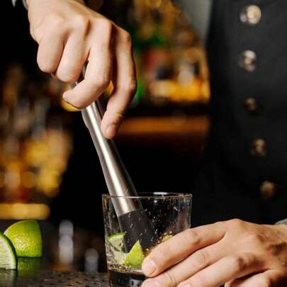 Dụng cụ dầm cocktail bằng thép không gỉ, được thiết kế dành cho người pha chế với chức năng trộn và nghiền, được làm từ thép không gỉ chất lượng cao, bền và dễ vệ sinh.