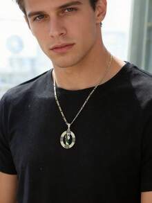 1件男士嘻哈圣犹大吊坠项链，信仰主题饰品，适合日常佩戴、送礼或派对、祈祷、复活节等场合。 - 聖裘德 - 查看 2