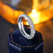 极简主义三排立方氧化锆圆形情侣戒指，几何珠宝情人节礼物 - 白色 - 查看 11