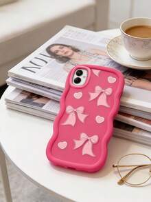 1个柔软全包覆式相机保护壳，波浪纹理边缘，创意可爱2D蝴蝶结和爱心图案，触感舒适柔软防滑，易于安装/拆卸，兼容三星A12/A13/A14/A15/A16/A17/A04/A05/A06/A07/A51/A54/A55/A56/A34/A35A/36/S25/S25Plus/S25Ultra、A54、Moto G13/14/15 - 波浪玫紅 - 查看 3