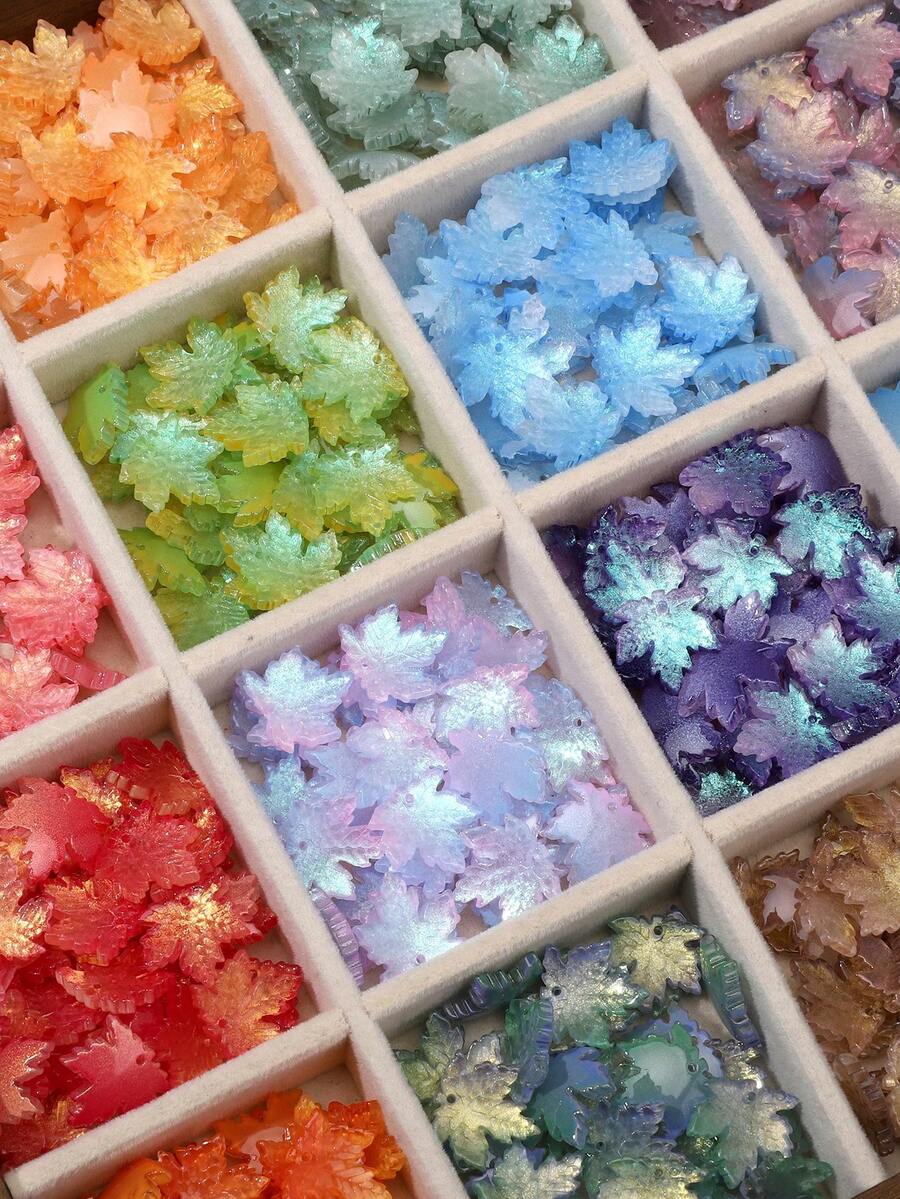 50颗16*15mm彩色渐变釉面枫叶吊坠DIY饰品制作散珠，适用于手链、项链、耳环、手机挂饰、包包挂件，创意生日礼物