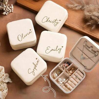 Caja de joyería personalizada con forma de corazón y nombre, caja de joyería personalizada con nombre, caja de joyería para dama de honor en beige con cierre de cremallera, forro de tela y compartimentos, elegante caja de almacenamiento de joyas para viajes, adecuada para regalos de propuesta a damas de honor | Elegante caja de joyería | Cierre con cremallera