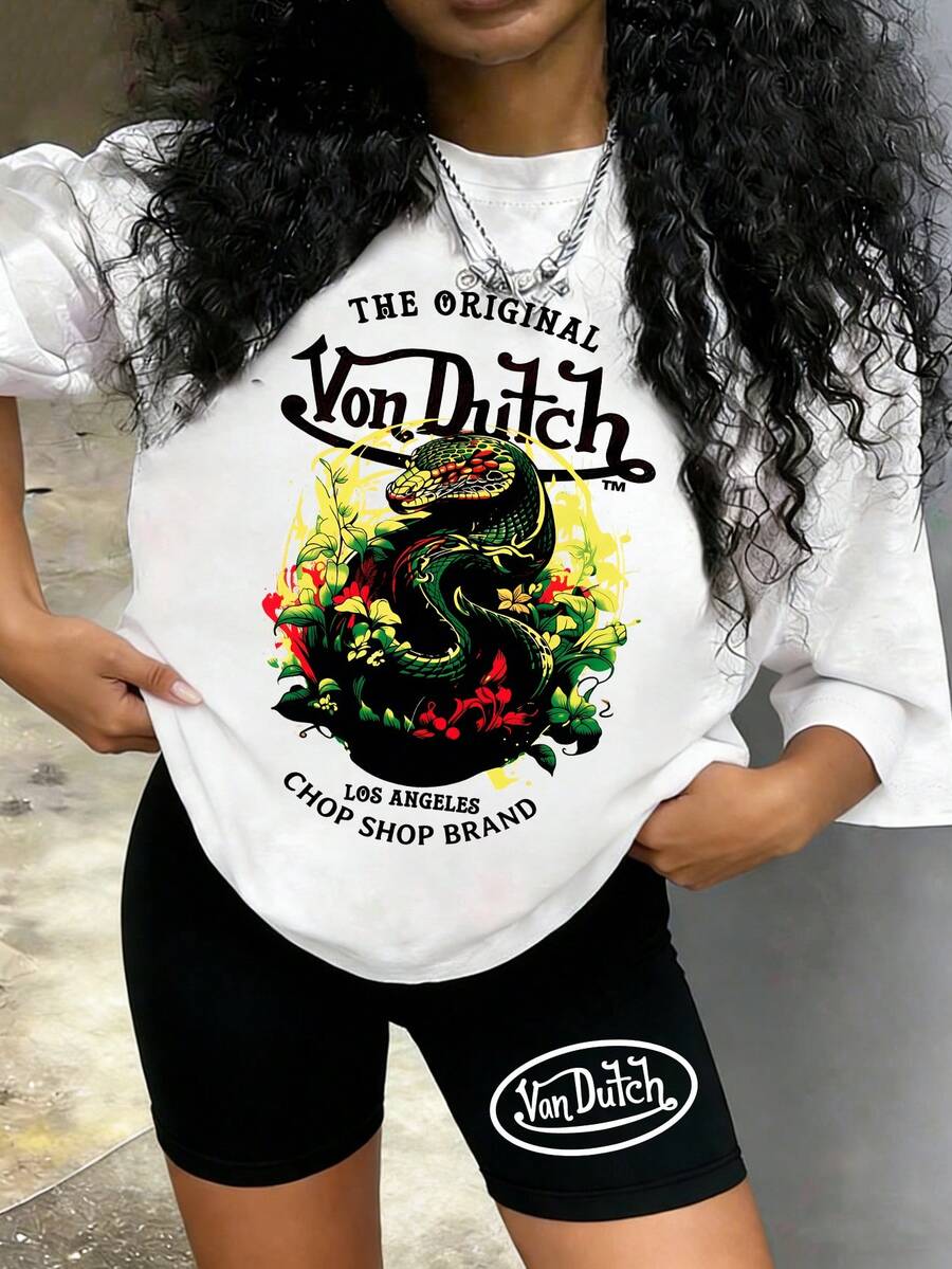 This VONDUTCH Women's Y2K Two-Piece Set Features A VONDUTCH Logo And Cartoon Print. It's A Summer Style Set With A T-Shirt And Shorts, Made Of Soft And Comfortable Fabric, Suitable For Workouts, Outdoor Activities, Parties, And More. It Also Makes A Lovely Gift. - 白色+黑色 - 查看 1