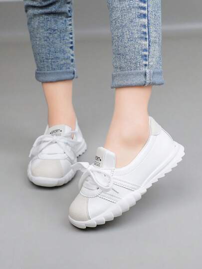 女童休闲真皮系带运动鞋 - 黑白复古风，软底舒适，适合上学和玩耍