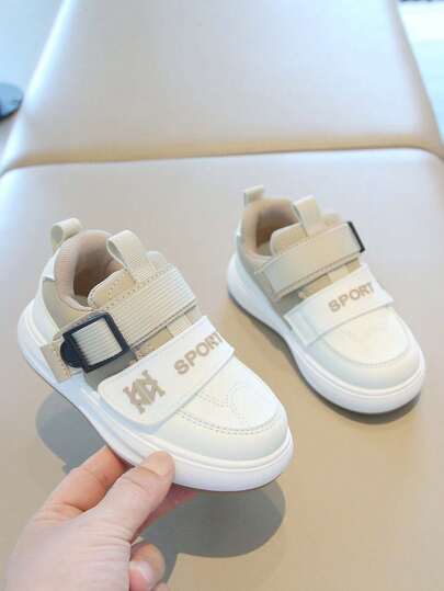 2026 Primavera Nuevos zapatos casuales con cierre de gancho y bucle en bloques de color, suela gruesa antideslizante, zapatillas blancas transpirables para niños, tallas para niños pequeños y niños pequeños