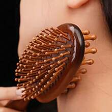 Lược massage đệm khí hai mặt bằng gỗ đàn hương, lược móng tay hai mặt dùng để bấm huyệt da đầu, kích thích mọc tóc và chống rụng tóc. - Xem 4