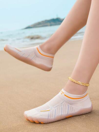 Dép thể thao ngoài trời mới dành cho nam và nữ, phù hợp cho mọi mùa. Giày đi biển chống trượt, chống cát, thích hợp cho lội nước, đi bộ đường dài, cắm trại. Giày ngoài trời đa địa hình, nhanh khô với đế chống trượt, thích hợp cho phòng tập thể dục, bãi biển, khu cắm trại, đồng cỏ, đi bộ đường dài.