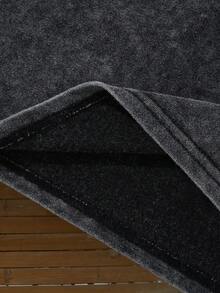 Marvel 这款男女皆宜的漫威联名款水洗T恤和短裤套装，印有蜘蛛侠图案。非常适合夏季、夏令营、度假、日常穿着和运动。 - 黑色 - 查看 4